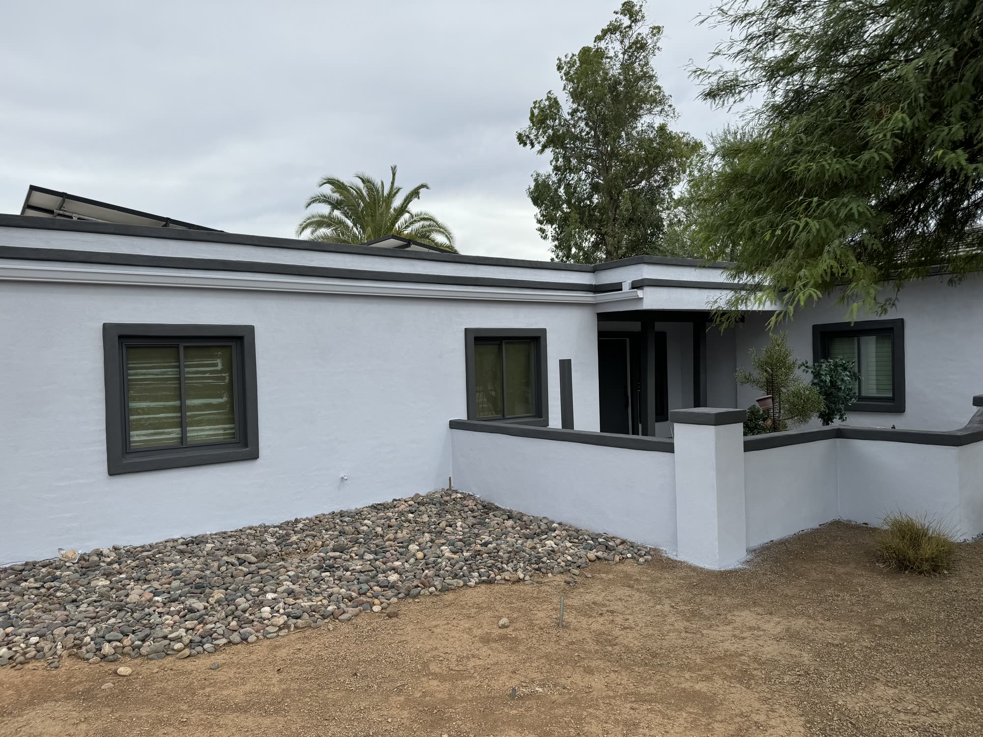 Stucco crack detail before refinishing